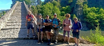ΓΑΊΑ ΜΟΝΟΠΆΤΙΑ